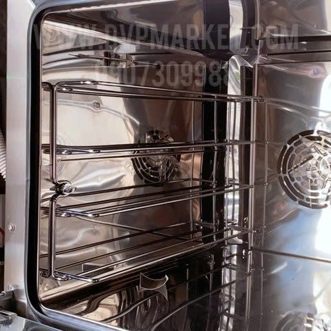 Lòng lò Nerone inox sáng với rack khay